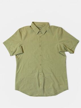 Lululemon mens L Large lime green solid performance short sleeve button up shirt